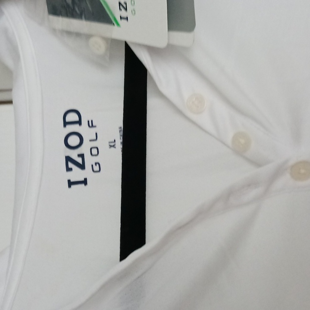Izod goff women's top with swing technology